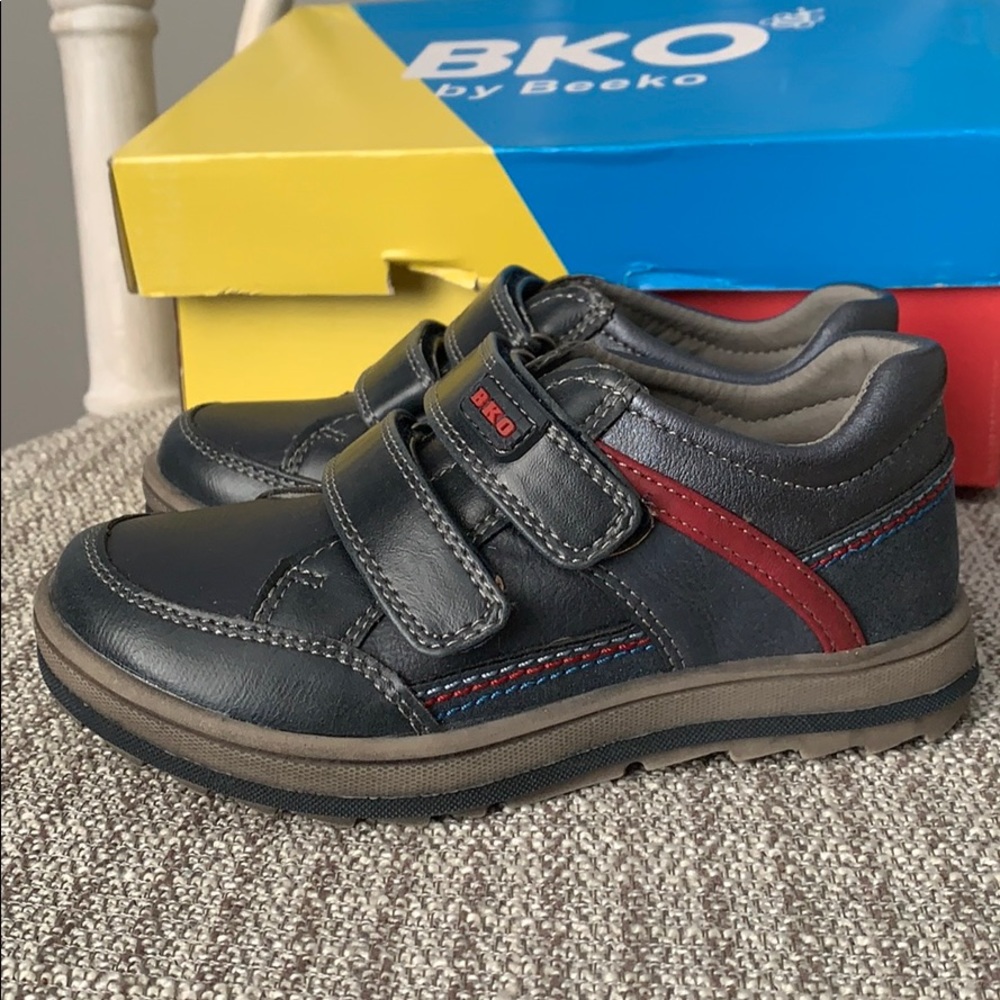 NEW BKO Navy and Red Shoes - Picture 2 of 8